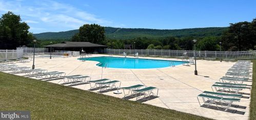106 Tecumseh Trl, Hedgesville WV  25427-3859 exterior