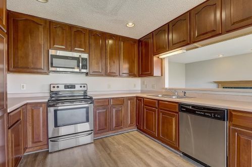 1941 Groveland Way, Prior Lake, MN 55379-4346