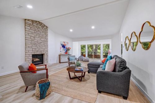 11903 Bobcat Trl, Austin TX  78750-1907 exterior