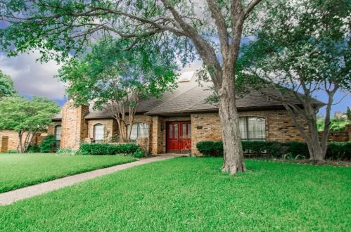 4217 Cobblers Ln, Dallas, TX 75287-6728
