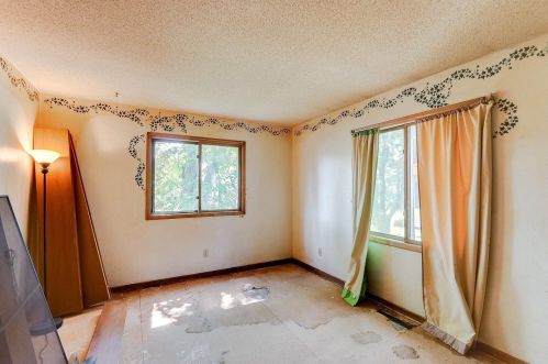 153 Bates Ave, Saint Paul MN  55106-6330 exterior