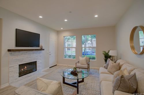 324 Quail Rdg, Irvine CA  92603-4240 exterior