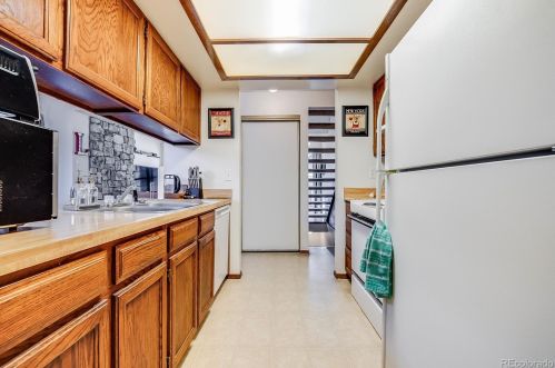 3830 Evanston St, Aurora CO 80014-3920 exterior