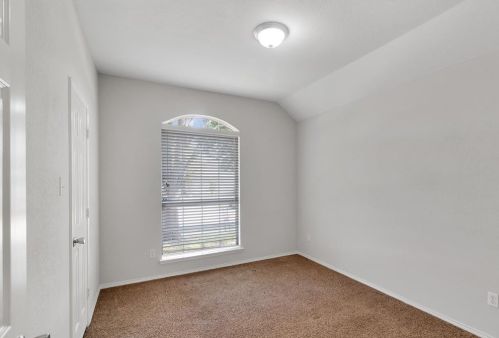 1713 Mapleleaf Dr, Garland TX 75040-8911 exterior