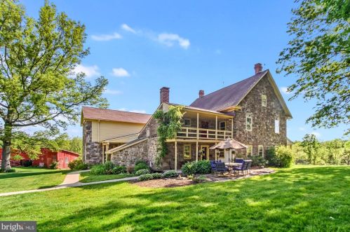 2756 Farnham Ln, York, PA 17408-9068