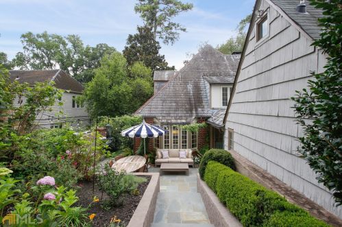 1090 Berkshire Rd, Atlanta GA  30306-3002 exterior