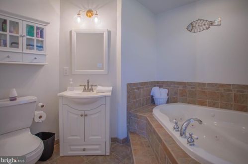 116 Solomons Ct, Hedgesville WV  25427-3723 exterior