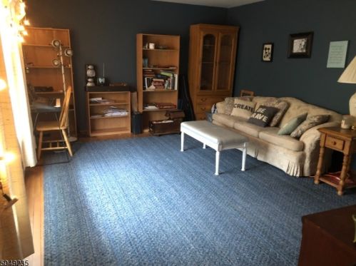 17 Countryside Rd, Columbia, NJ 07832-2415