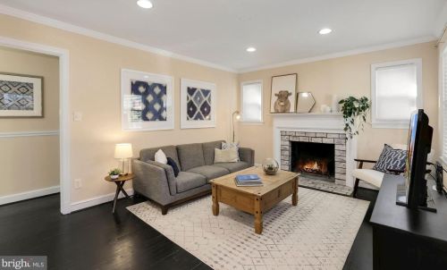 10211 Carson Pl, Silver Spring, MD 20901-1813