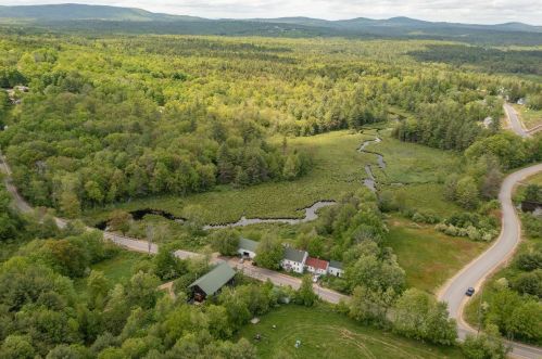 254 Stagecoach Rd, Barrington, NH 03825-7449