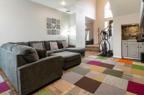 1802 Dew Vly Dr, Carrollton TX 75010-2008 exterior