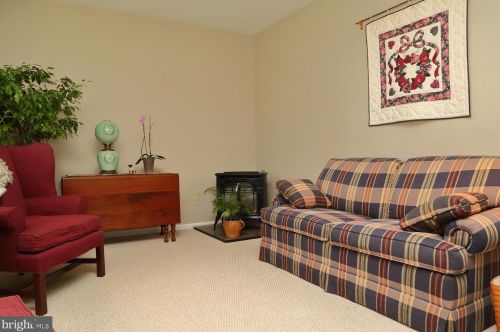 1144 Devonshire Rd, Lancaster PA  17601-1611 exterior