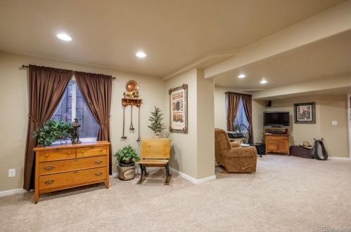 25057 Canal Pl, Aurora CO 80018-1627 exterior