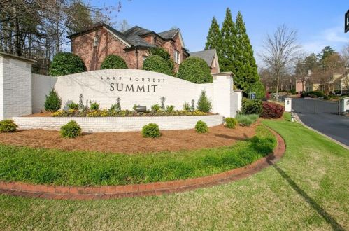 710 Lake Summit Dr, Atlanta GA  30342-1919 exterior