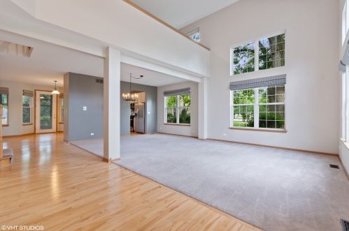 556 Hamilton Ln, North Aurora, IL 60542-9114