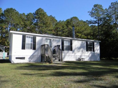 191 Cedarwood Dr, Peletier, NC 28584-8153
