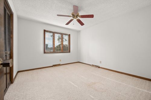 1604 Gingercreek Ct, Sycamore IL 60178-2722 exterior