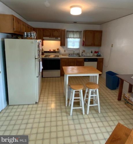 1300 Pine St, Shady Side MD 20764-9429 exterior