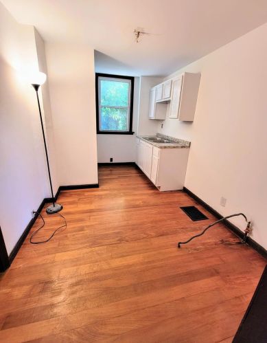 1244 Ellis St, Cincinnati OH 45223-1843 exterior