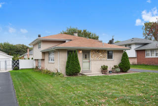 11637 Lavergne Ave, Chicago, IL 60803-5614
