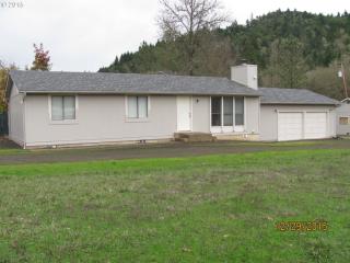 3083 Douglas Ave, Roseburg, OR 97470-3729