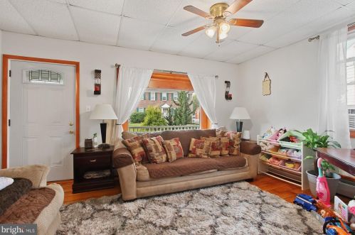 209 3rd St, Hanover, PA 17331-2326