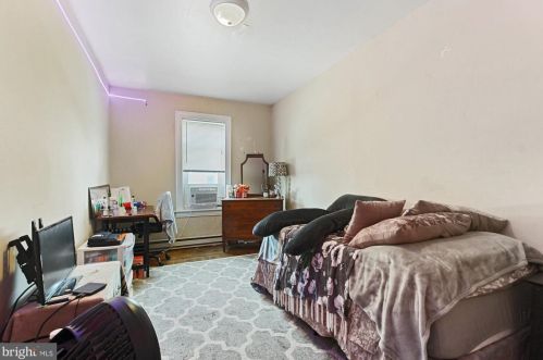 564 Broadway, Hanover PA 17331-2504 exterior