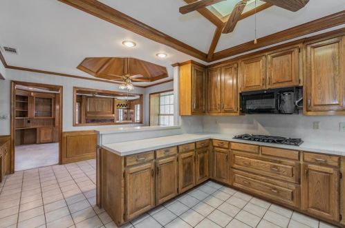 2102 Antibes Dr, Carrollton TX 75006-4327 exterior