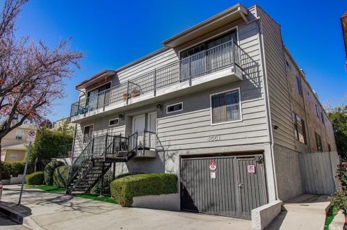 4551 Kester Ave, Van Nuys CA  91403-2516 exterior