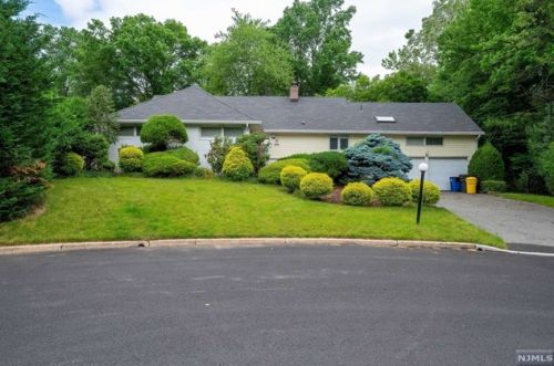 1044 Lawn Ct, Teaneck, NJ 07666-6601