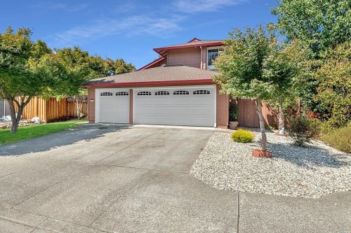6425 Yale St, Windsor, CA 95492-8749