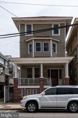 19 California Ave, Atlantic City, NJ 08401-6412