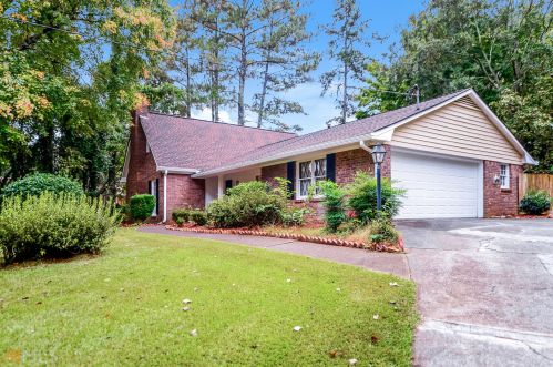 162 Scott Ln, Ellenwood, GA 30294-2809
