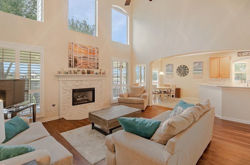 15920 Braesgate Dr, Austin TX  78717-4817 exterior