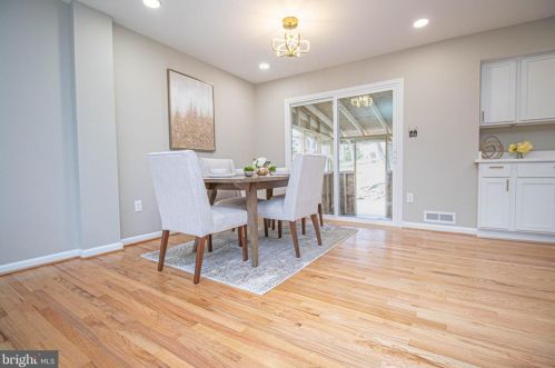 7834 Brompton St, Springfield VA  22152-1956 exterior