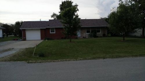 308 7th St, Gridley, IL 61744-9258