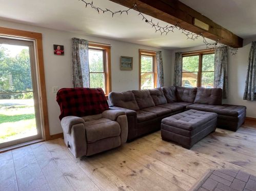 15 Maple View Dr, Bradford, NH 03221-3327