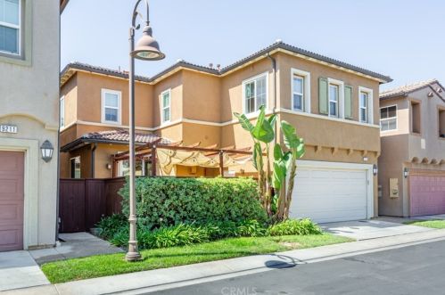 9207 Nobel Way, Inglewood, CA 90305-1878