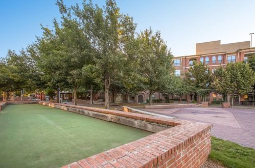 1301 Alegria Rd, Austin TX  78757-3217 exterior