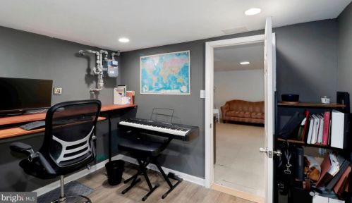 841 Cedar Ave, Tavistock NJ 08033-1011 exterior