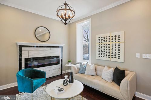 6615 Gude Ave, Silver Spring MD 20912-4827 exterior