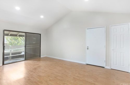 112 Streamwood, Irvine CA  92620-1945 exterior