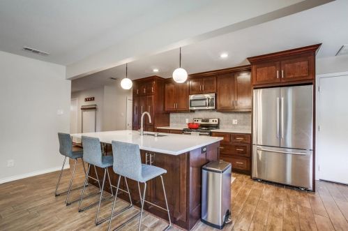 3213 Collins Blvd, Garland TX 75044-3617 exterior