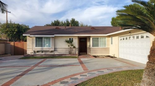 1867 Beacon Ave, Anaheim CA  92804-4562 exterior