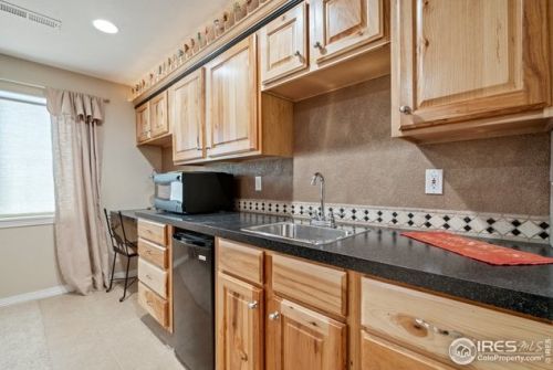 5423 Hunter Dr, Fort Collins CO  80528-9391 exterior