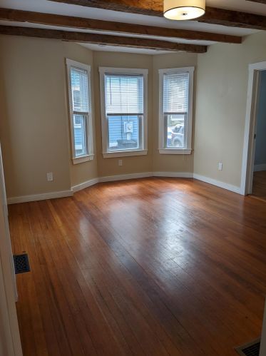 246 Austin St, Portsmouth, NH 03801-4313