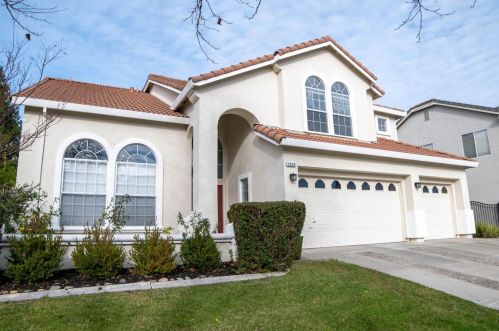 2633 Babson Dr, Elk Grove, CA 95758-7639