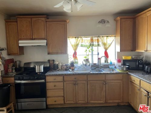1312 Cypress Ave, Santa Ana, CA 92707-1317