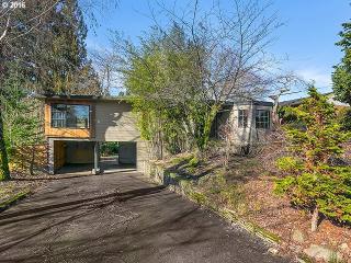 12401 Guilford Dr, Portland OR  97222-6967 exterior