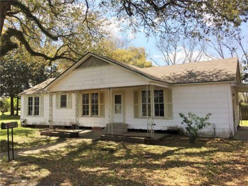 1803 Mimosa St, Chickama, LA 71346-6100